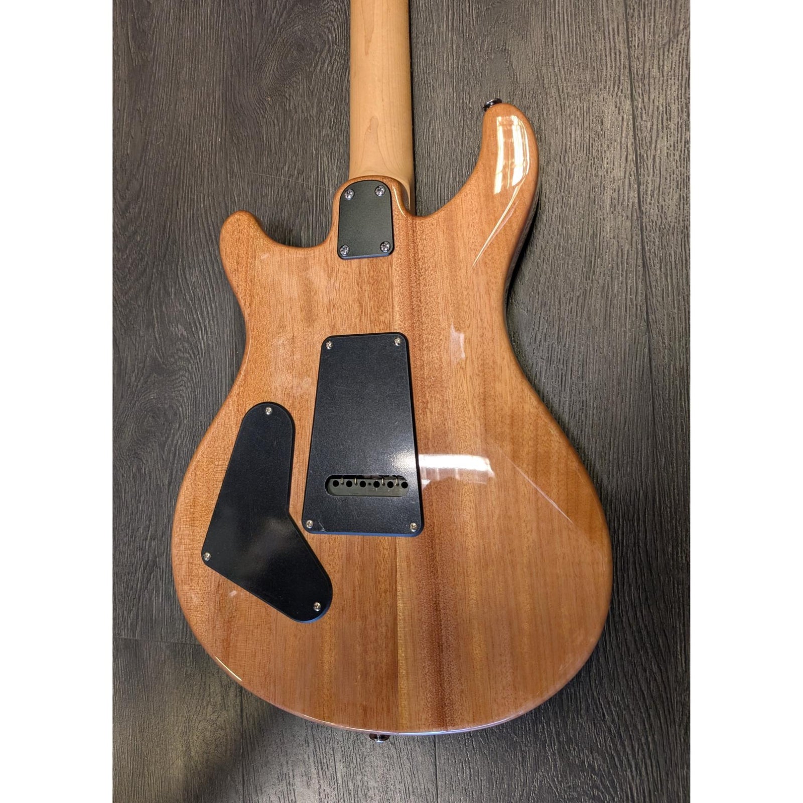 SE CE 24 Blood Orange(Pre Loved - Mint)
