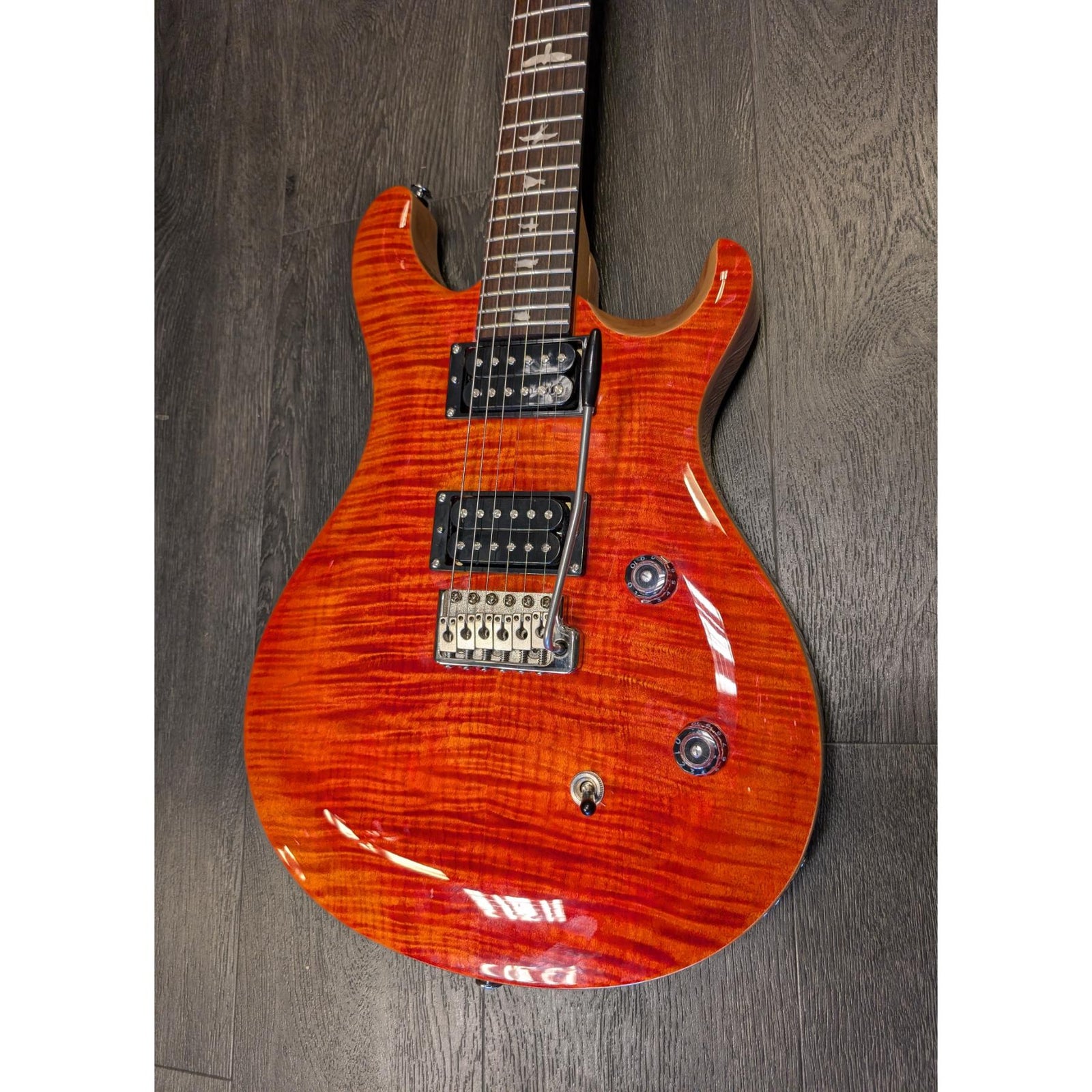 SE CE 24 Blood Orange(Pre Loved - Mint)